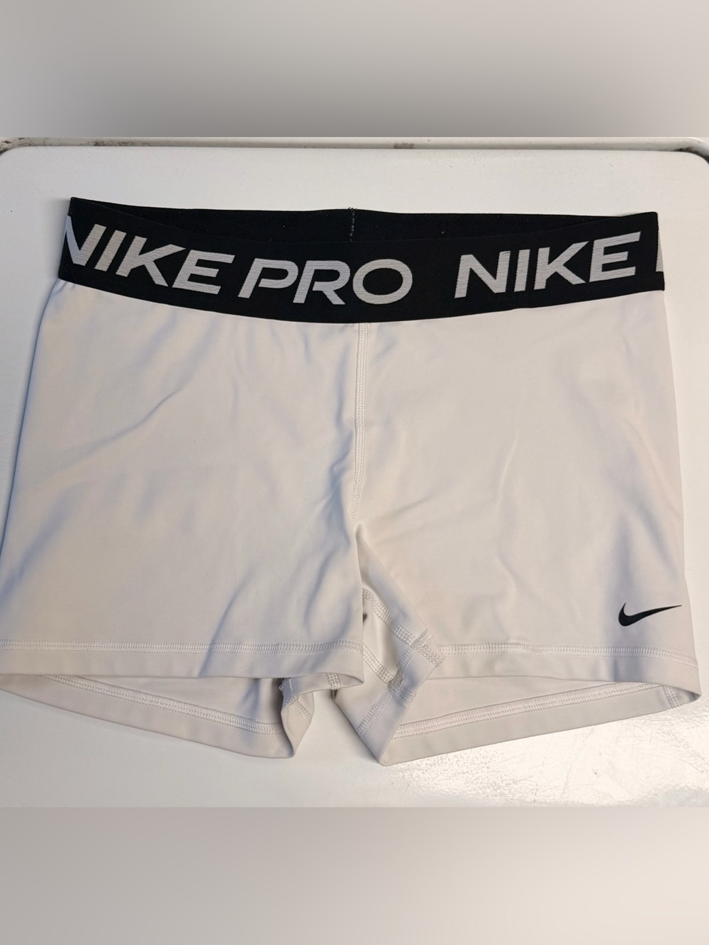 Women’s Nike Pro shorts - Large (white)